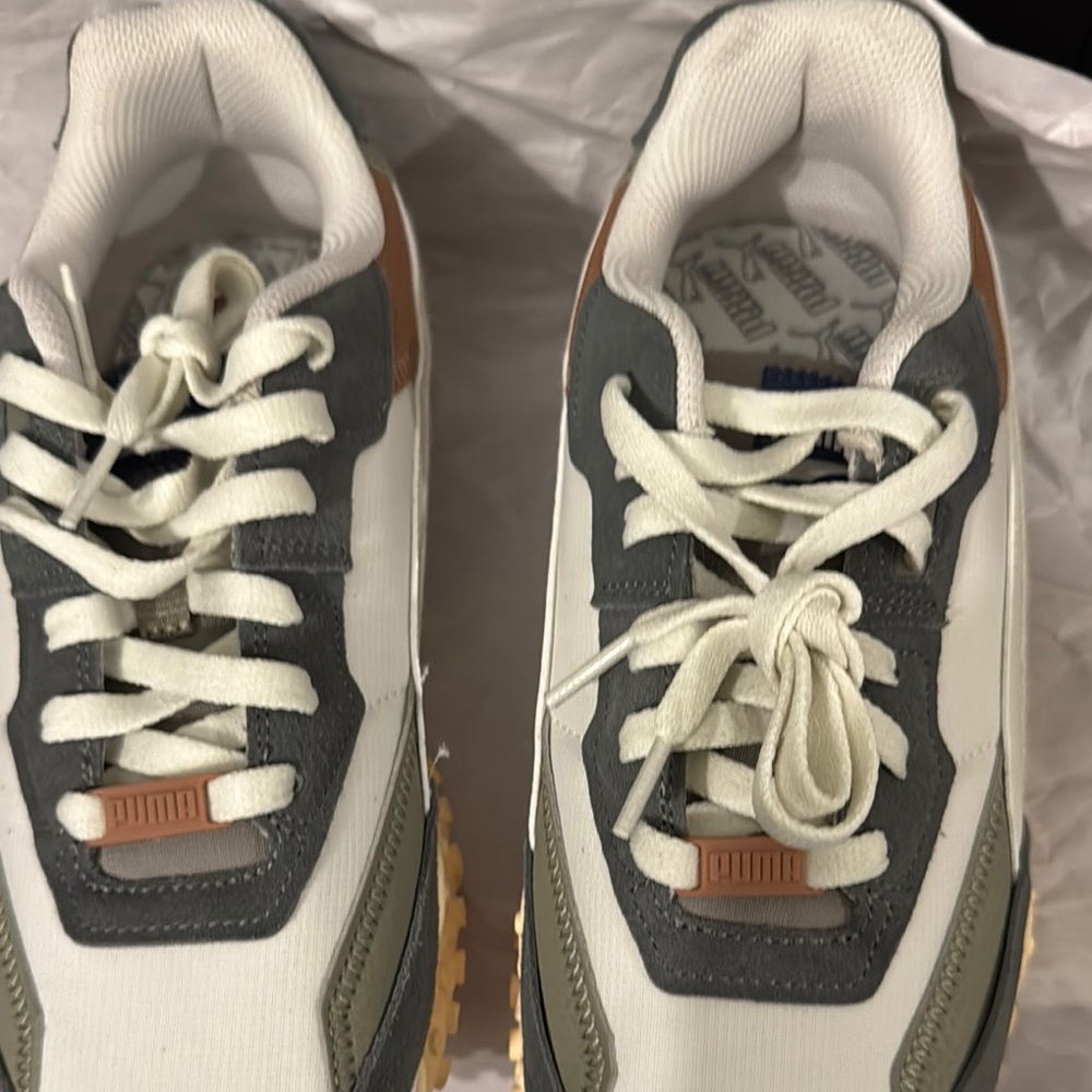Puma Men's Sneakers in White and Gray
